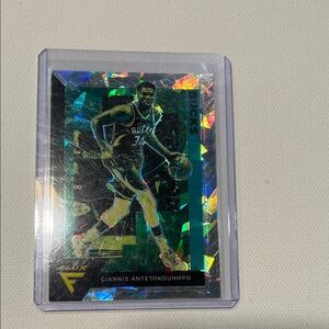 2020-21 Giannis Antetokounmpo Panini Flux Silver Pulsar #97